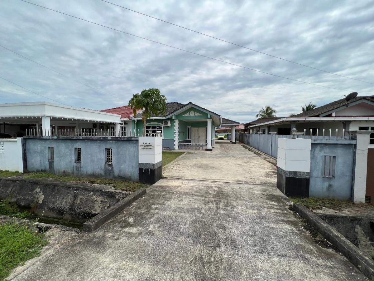 Hanif Homestay Кучинг Экстерьер фото